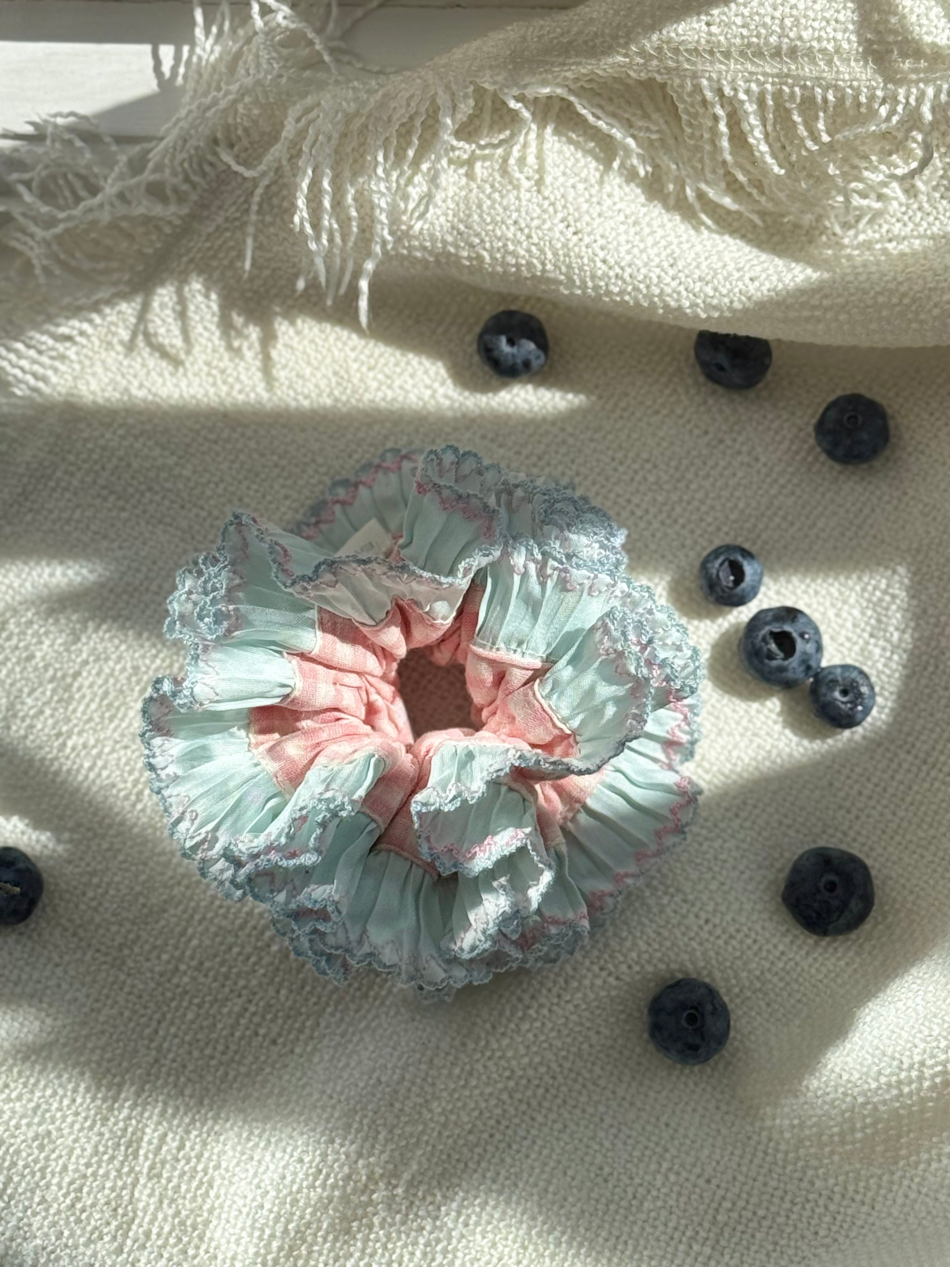 Bubble Cream ，light Blue and Pink plaid Ruffle Scrunchie，Ponytail Holders，hair tie